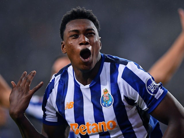 Samuel Ororodion de Porto célèbre le score contre Manchester United dans la Ligue Europa, le 3 octobre 2024