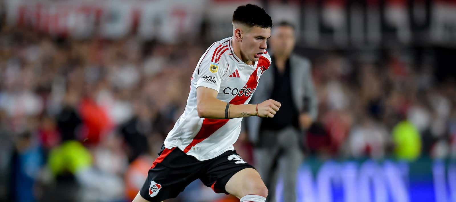 Manchester United ne pourra pas signer Franco Mastantuono cet été - Man United News and Transfer News