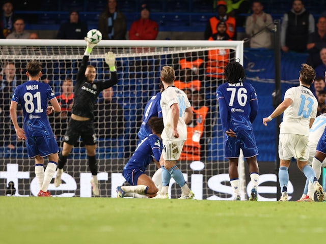 Filip Jorgensen de Chelsea fait une sauvegarde le 8 mai 2025