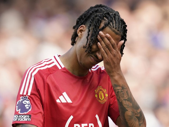 Leny Yoro de Manchester United le 11 mai 2025