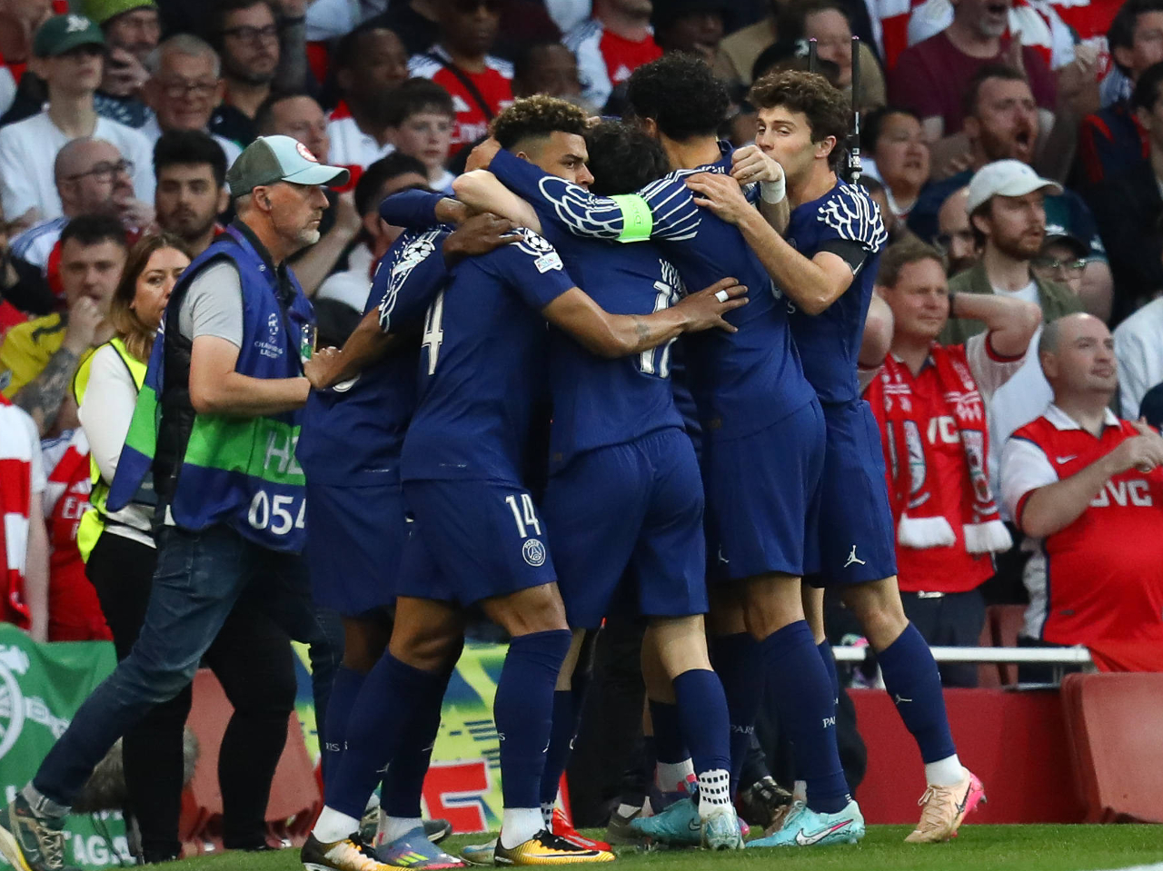 Early Dembele dagger hands PSG first-leg semi-final lead over Arsenal