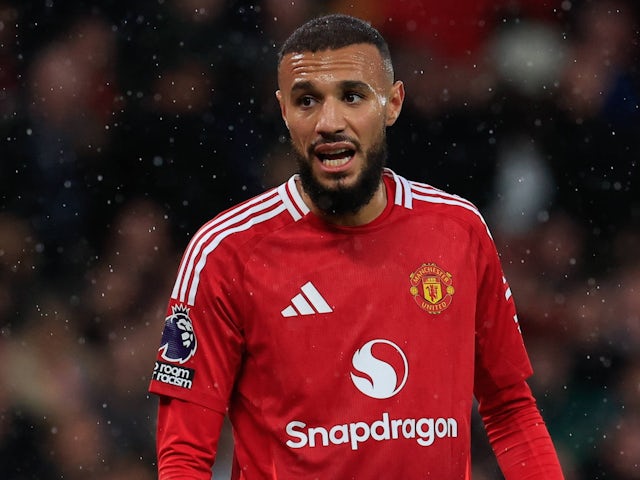 Noussair Mazraoui de Manchester United le 29 septembre 2024