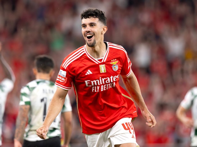 Tomas Araujo de Benfica célèbre après avoir marqué le 14 avril 2024