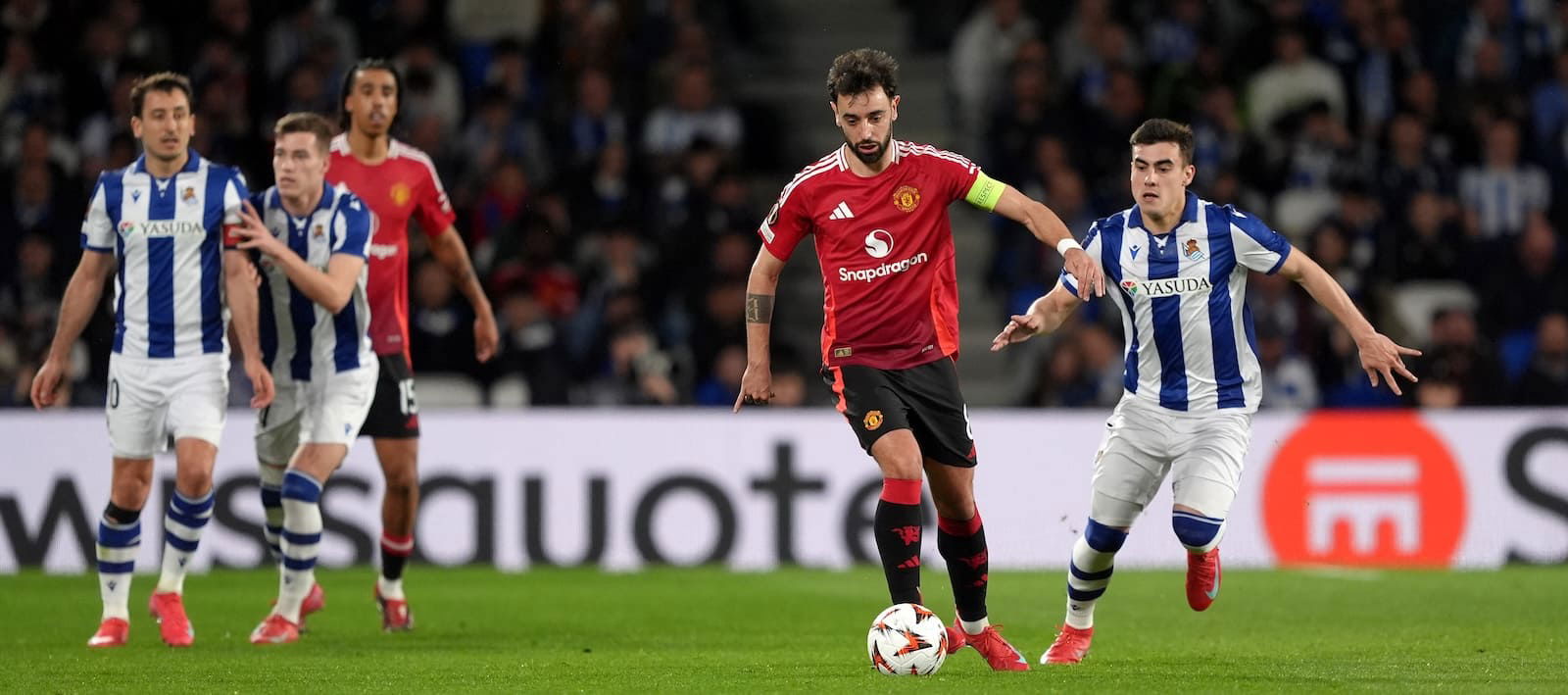La légende de Man United Wayne Rooney frappe à Ruben Amorim sur le rôle de Bruno Fernandes - Man United News and Transfer News