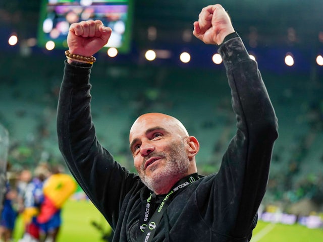 L'entraîneur-chef de Chelsea, Enzo Maresca, après la finale de la ligue de conférence en 2025.