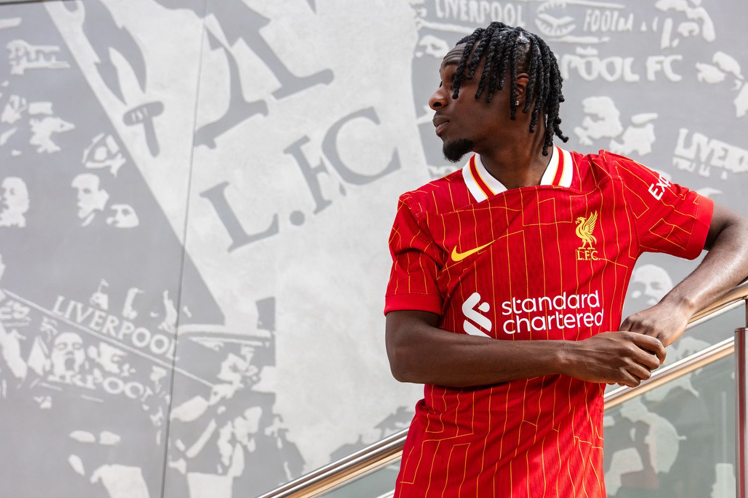 Jeremie Frimpong dans une chemise Liverpool