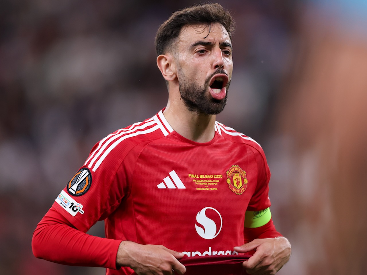 Man United Can Green Light 120 M £ Double sortie après le rejet al-Hilal de Bruno Fernandes