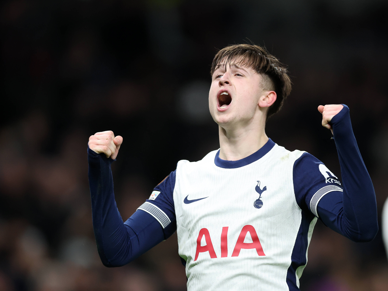 Mikey Moore Transfer Reunion a fait un tour du duo de championnat `` Register Intérêt '' à Tottenham, 17 ans