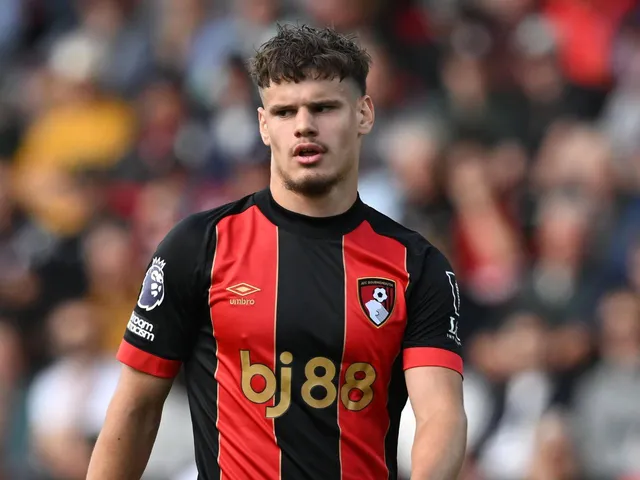 Milos Kerkez de Bournemouth en action le 25 mai 2025