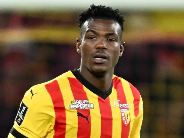 Man City Transfer News: Defender 'partira en prêt' cet été au milieu des intérêts de cinq clubs