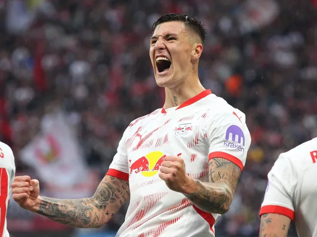 Benjamin Sesko célèbre après avoir marqué RB Leipzig le 03 mai 2025