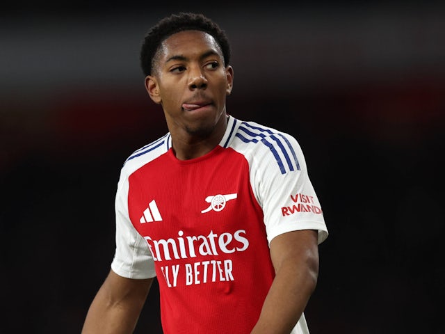 Myles Lewis-Skelly d'Arsenal illustré le 2 février 2025