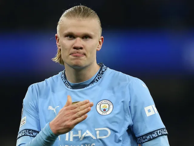 L'attaquant de Manchester City Erling Haaland célèbre le score le 11 février 2025
