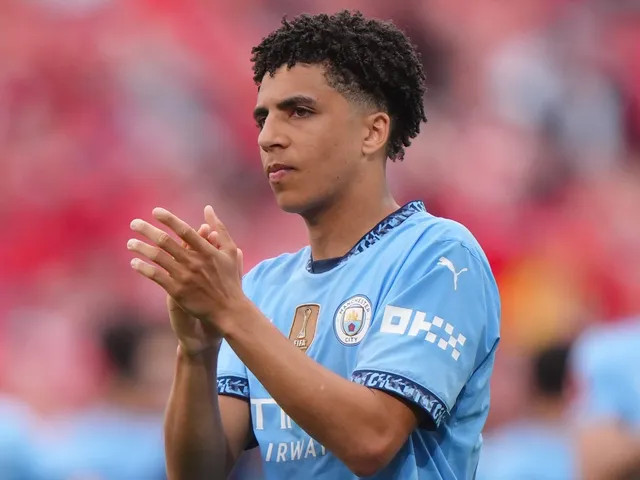 Pep Guardiola réagit au carton rouge de Rico Lewis: combien de matchs le défenseur de Man City manquera-t-il après le licenciement de la Coupe du monde du club?