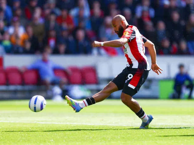 Bryan Mbeumo de Brentford en action le 19 avril 2025