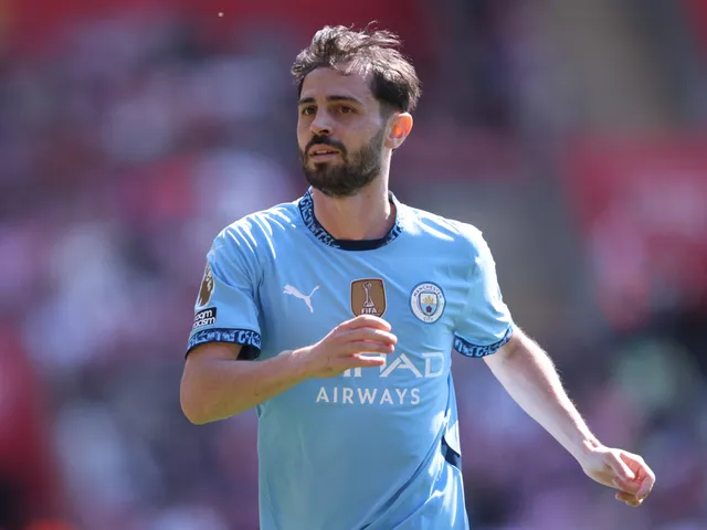 Manchester City: Mahrez envoie un message à Bernardo Silva pour Aït-Nouri