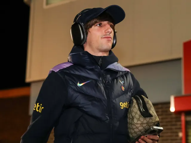 Bryan Gil de Tottenham Hotspur illustré le 15 décembre 2023