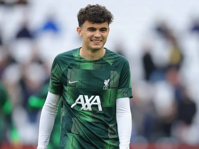 Stefan Bajcetic de Liverpool se réchauffe en avril 2024
