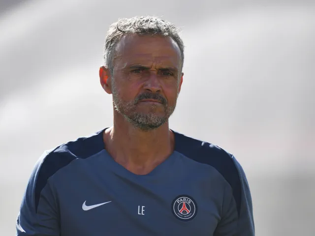 Vue PSG de Luis Enrique de 51 millions de £ de milieu de terrain Chelsea comme «pièce idéale»