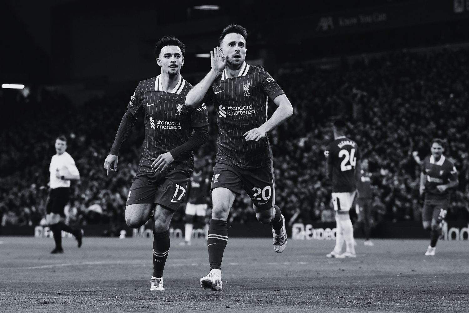 Diogo Jota célèbre le score pour Liverpool
