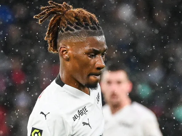 Wolves Transfer News: `` progrès réalisé '' dans les efforts pour signer le défenseur international devant les géants turcs