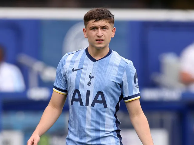 Mikey Moore de Tottenham Hotspur illustré en juillet 2024