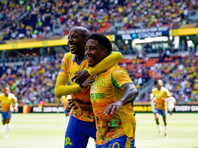 Khuliso Mudau et Lucas Ribeiro Costa de Mamelodi Sundowns