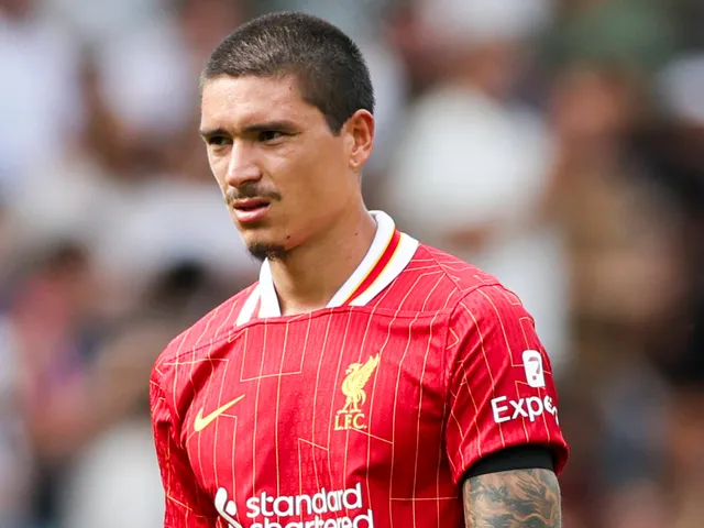 Liverpool 5-0 Stoke: Darwin Nunez Fires Warning Wit à Hugo Ekitike avec le premier chapeau en première mi-temps alors que Florian Wirtz brille