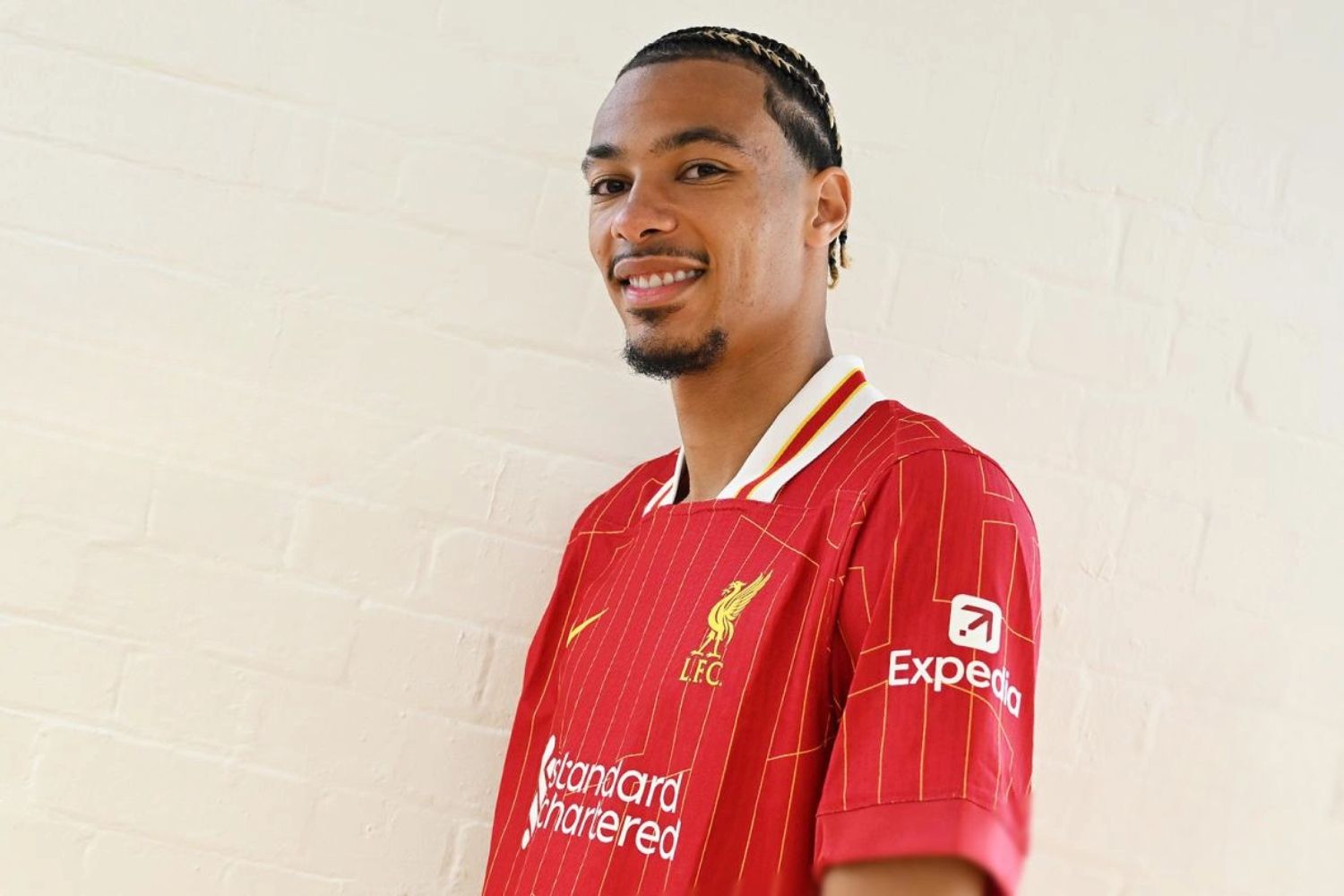 Hugo Ekitike signe pour Liverpool
