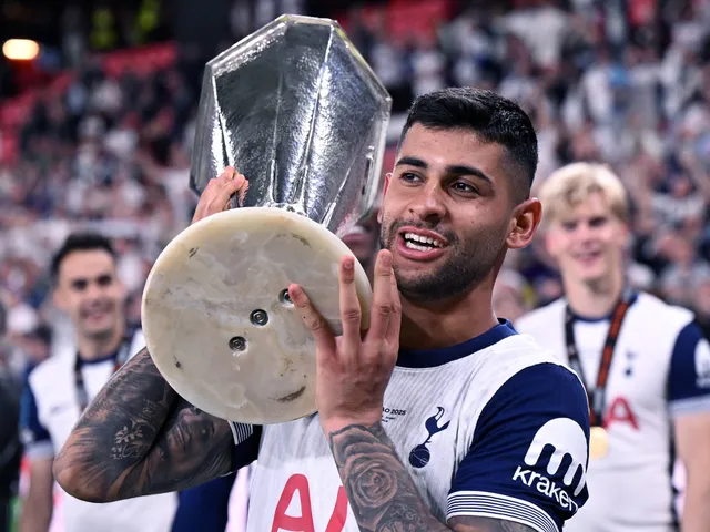Cristian Romero de Tottenham Hotspur illustré le 21 mai 2025