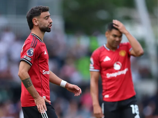 Bruno Fernandes et Casemiro de Manchester United le 24 août 2025
