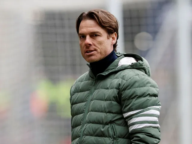 Le directeur de Burnley Scott Parker avant le match de son équipe contre Preston North End, le 15 février 2025