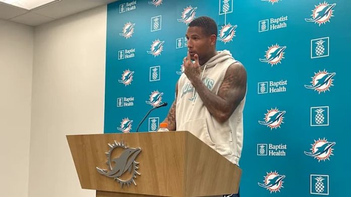 Darren Waller Dolphins pic