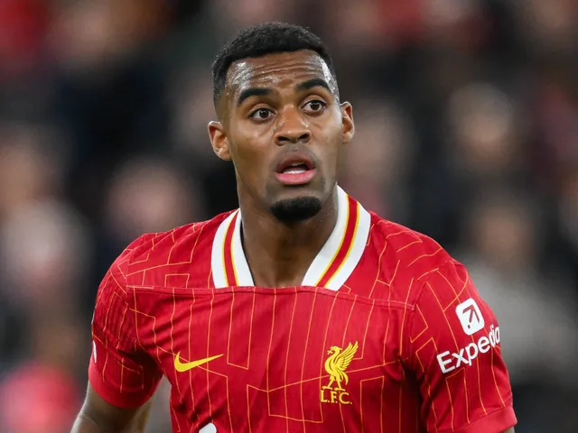 Ryan Gravenberch de Liverpool illustré le 2 octobre 2024