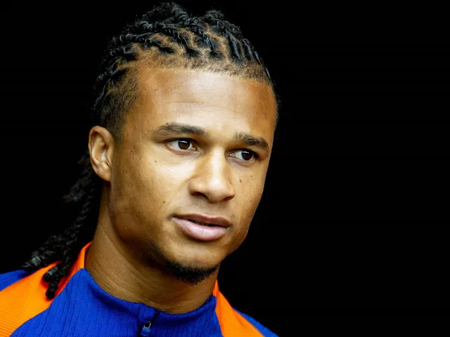 Man City Transfer News: Nathan Ake a demandé le prix `` révélé '' comme Tottenham `` Envisagez de rouvrir les discussions '' pour le défenseur