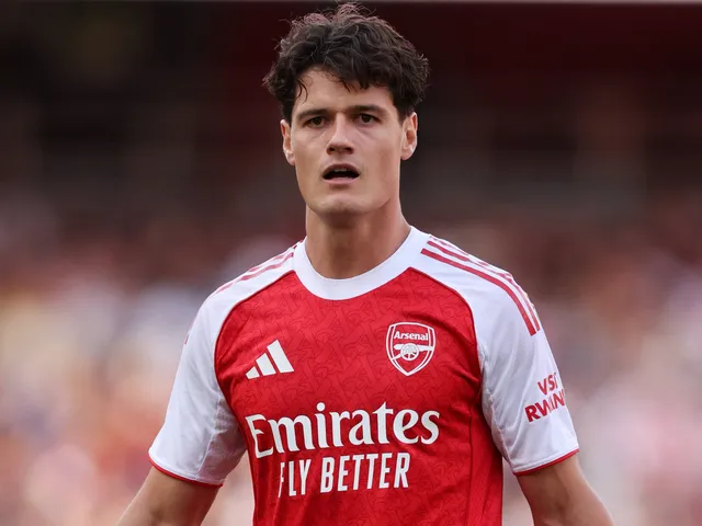 Christian Norgaard d'Arsenal illustré le 6 août 2025
