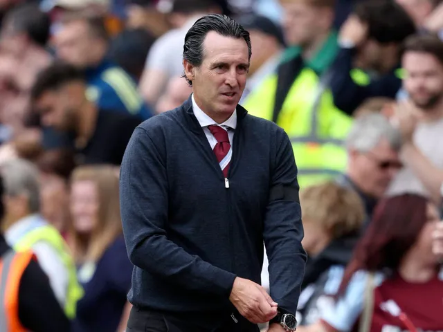 Aston Villa Manager Unai Emery le 16 août 2025