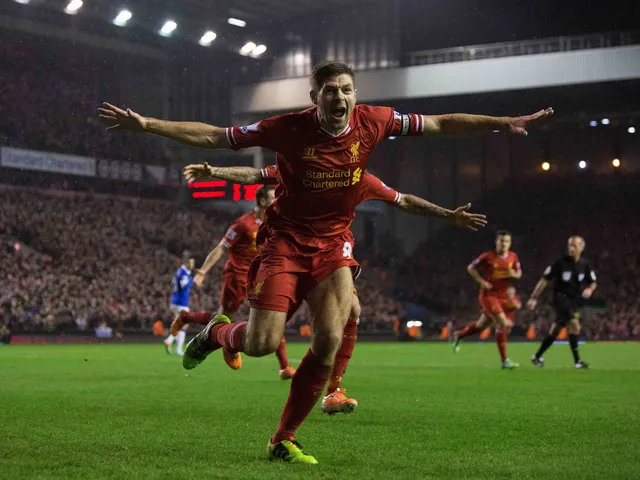 Steven Gerrard célèbre pour Liverpool en 2014