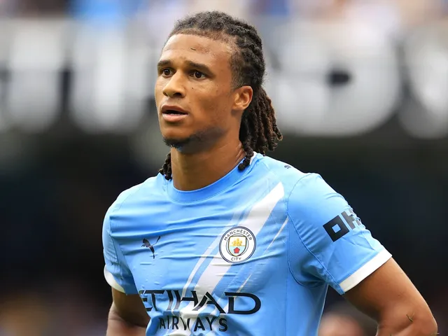 Nathan Ake de Manchester City le 23 août 2025