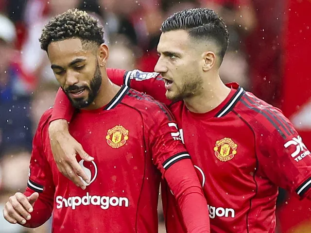 Matheus Cunha et Diogo Dalot de Manchester United le 30 août 2025
