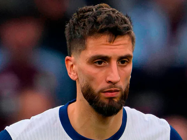 Rodrigo Bentancur de Tottenham Hotspur illustré le 3 novembre 2024