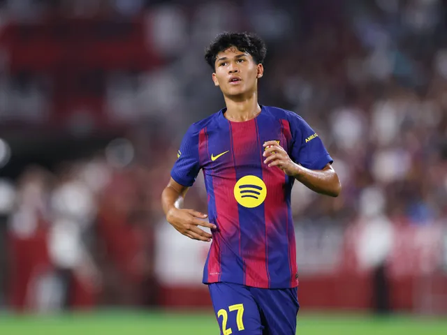 Le jeune de Barcelone, Dro Fernandez, répond aux intérêts de transfert de Chelsea et de Manchester City