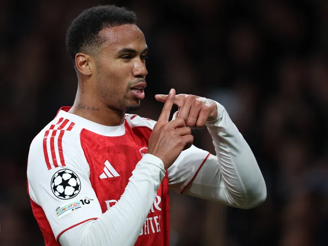 Gabriel Magalhaes d'Arsenal célèbre son but le 21 octobre 2025