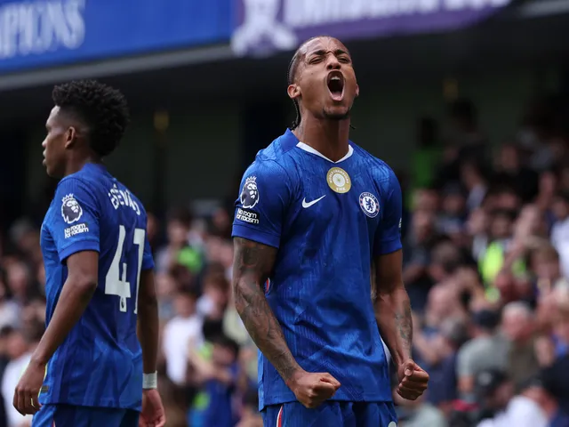 Joao Pedro de Chelsea célèbre son but le 30 août 2025