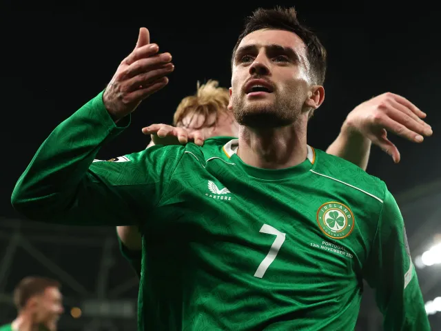 Troy Parrott, de la République d'Irlande, célèbre son but contre le Portugal le 13 novembre 2025