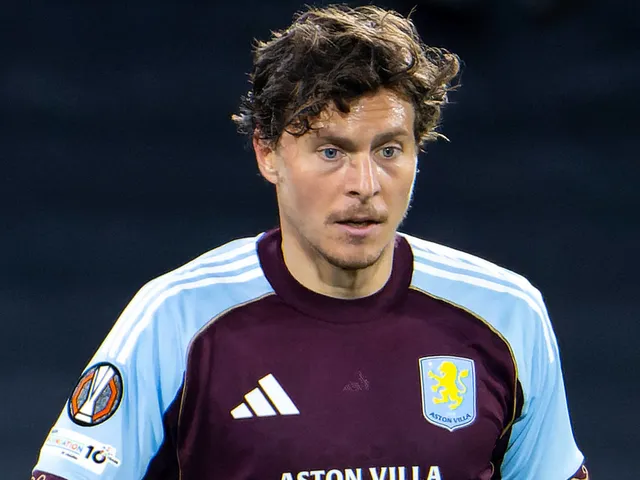 Le défenseur d'Aston Villa Victor Lindelof en octobre 2025.