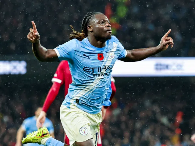 Jeremy Doku de Manchester City fait la fête le 9 novembre 2025