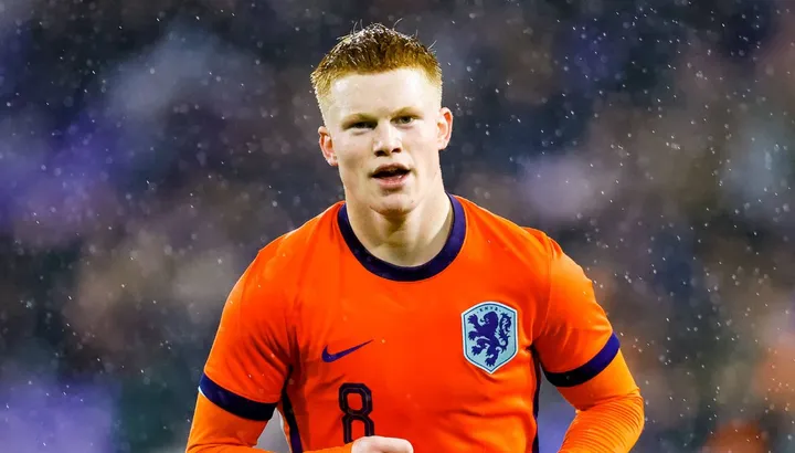Le Real Madrid et Barcelone "apprennent" le prix demandé pour le talent adolescent Kees Smit avant une "bataille féroce" pour sa signature