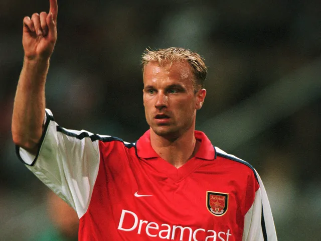 Dennis Bergkamp d'Arsenal photographié en 2000