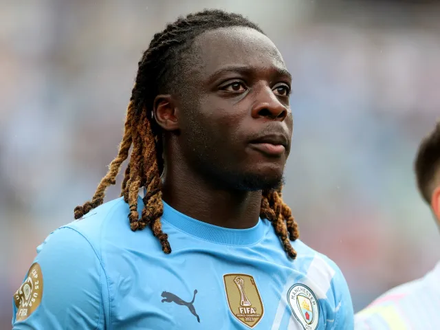 Nouvelles du transfert de Man City : Pep Guardiola va-t-il combattre les poids lourds européens pour un adolescent talentueux ?